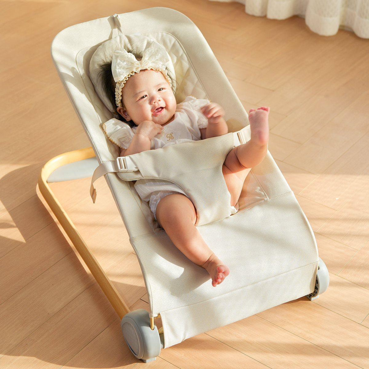 Fodoss Baby Bouncer, Portable Bouncer Seat for Babies, Ergonomic Design Baby Bouncer Chair, Baby Bassinet for Infants, Beige
